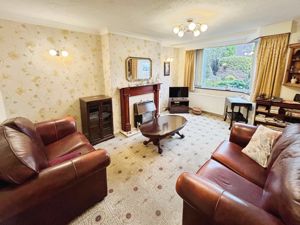 Lounge- click for photo gallery